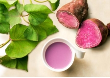 PURPLE SWEETPOTATO LATTE - Instant drink with purple sweet potato and milk. Add 100ml boiling water. 5 pouches of 15g.<br/>SIAL MIDDLE EAST 2016